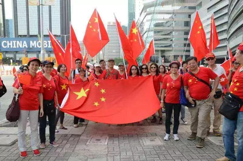 五彩几何塔